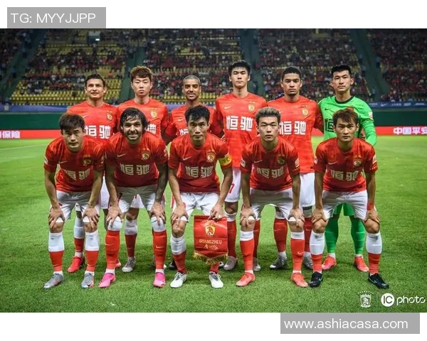 广州与杭州足球队对决赛后分析比赛节奏与战术变化的深度解读