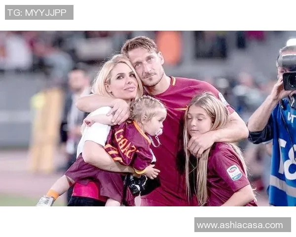 98年足球明星的辉煌岁月与传奇故事回顾 98年足球明星的辉煌岁月与传奇故事回顾