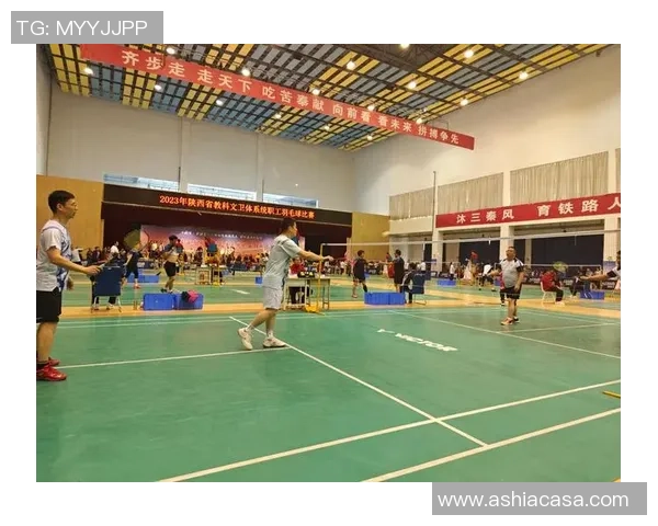 西安羽毛球队勇闯世锦赛舞台展现逆袭精神与团结力量 西安羽毛球队勇闯世锦赛舞台展现逆袭精神与团结力量