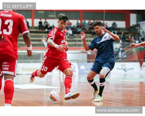 重庆足球队盯防策略分析及其在比赛中的成败得失探讨