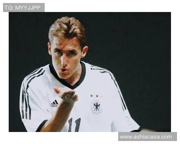 足球明星Arshruin10号的传奇之路与辉煌成就全解析 足球明星Arshruin10号的传奇之路与辉煌成就全解析